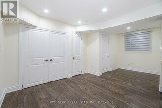 20 Hubbell Rd in Brampton, ON - Building Photo - Building Photo