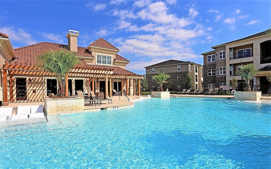 Trails at Lake Houston in Houston, TX - Foto de edificio