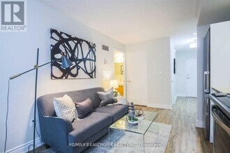 705-4k Spadina Ave. in Toronto, ON - Building Photo - Building Photo