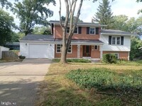 8211 Tuckerman Ln in Potomac, MD - Building Photo - Building Photo