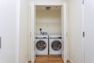 Jupiter Apartments in Seattle, WA - Building Photo - Interior Photo