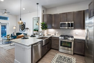 Alexan Junction Heights in Houston, TX - Building Photo - Building Photo