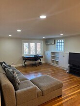 144 East Side Pkwy, Unit 2 in Newton, MA - Building Photo - Building Photo