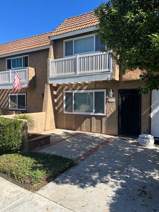16837 Bream Ln in Huntington Beach, CA - Building Photo