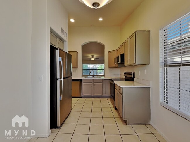 17208 N Chance Dr in Surprise, AZ - Building Photo - Building Photo