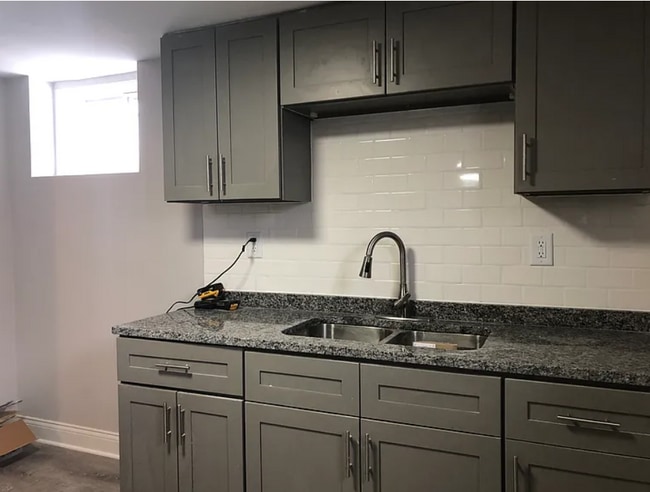 2154 Roosevelt Pl, Unit 1