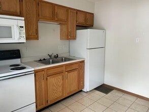 6th St Apartments in Charleston, IL - Building Photo - Interior Photo