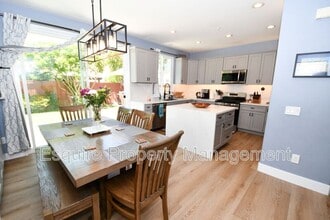 817 Navigator Way in Oxnard, CA - Building Photo - Building Photo