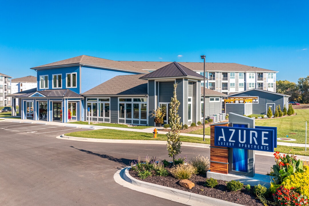 Azure Apartments in Independence, MO - Foto de edificio