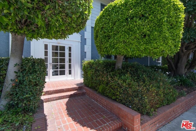 property at 1133 26th St