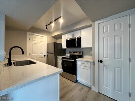 6800 E Lake Mead Blvd in Las Vegas, NV - Building Photo