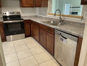 12400 Brookglade Cir in Houston, TX - Building Photo - Building Photo