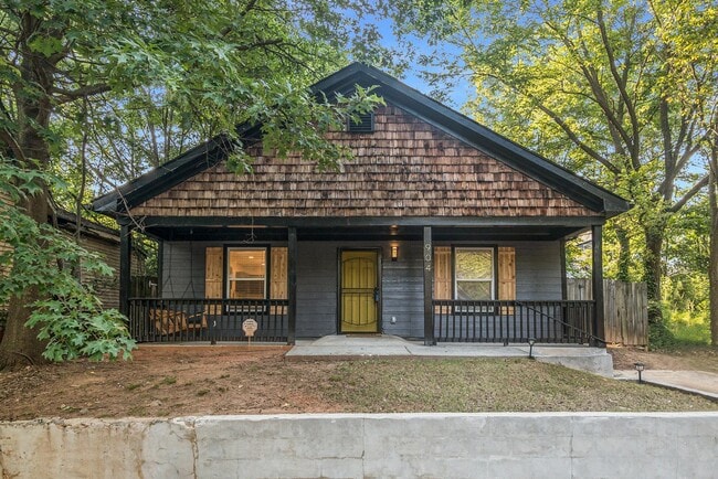 property at 904 Smith St SW