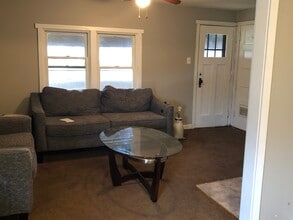 419 Delaware Street, Unit Rear Upper in Tonawanda, NY - Building Photo - Building Photo