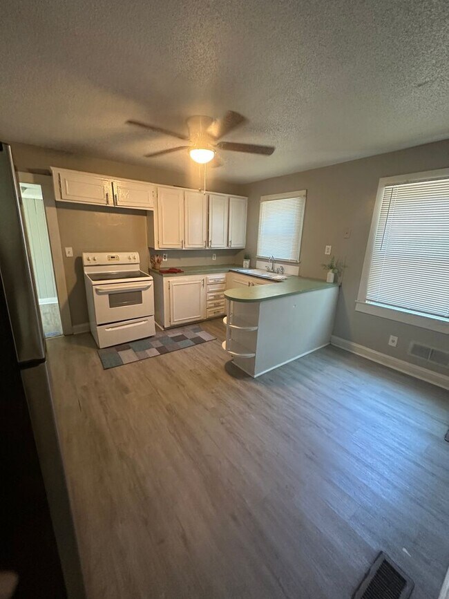 1301 Cloninger Ave in Gastonia, NC - Building Photo - Building Photo