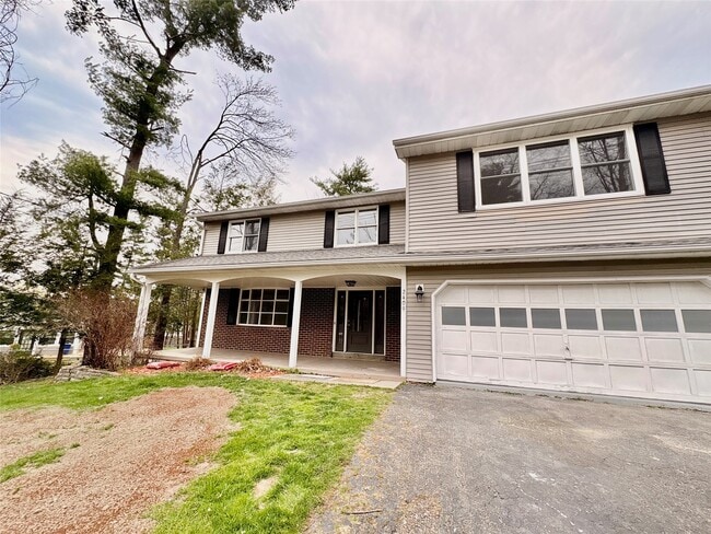 2409 High Ave in Vestal, NY - Building Photo - Building Photo