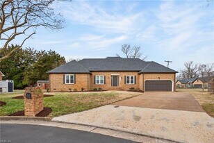 7125 Grayfalcon Dr in Norfolk, VA - Building Photo