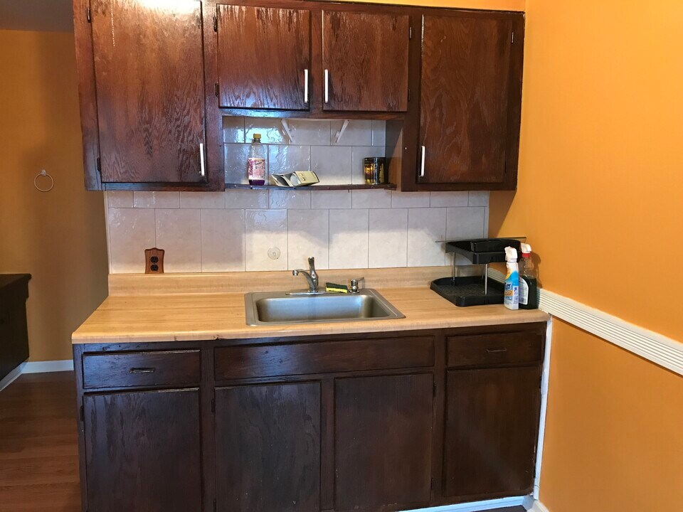 9504 Jamaica Ave, Unit 2f in Woodhaven, NY - Building Photo