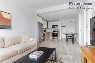 77 Commercial St, Unit SI FL4-ID2048 in Brooklyn, NY - Foto de edificio - Building Photo