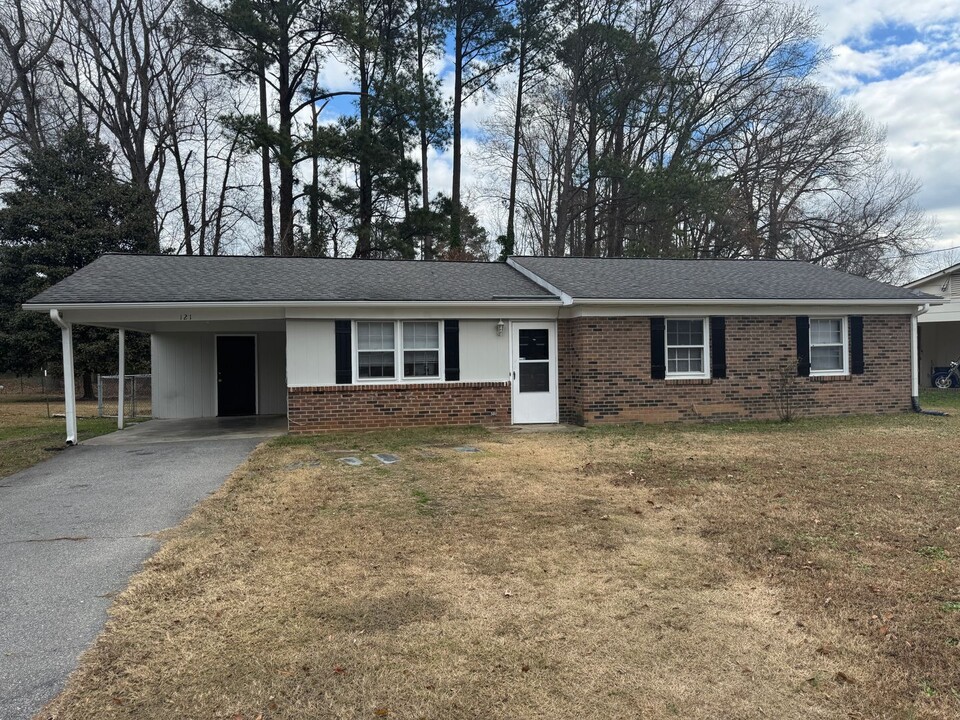 121 Grange St in Rocky Mount, NC - Building Photo