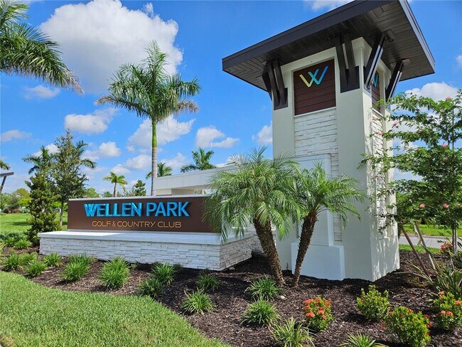 17560 Opal Sand Dr in Venice, FL - Foto de edificio - Building Photo
