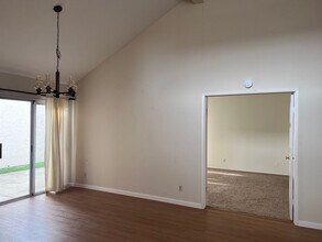 15094 Yosemite Way in Morgan Hill, CA - Building Photo - Building Photo