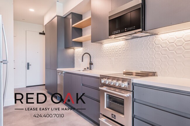 3450 W 43rd St in Los Angeles, CA - Building Photo - Building Photo