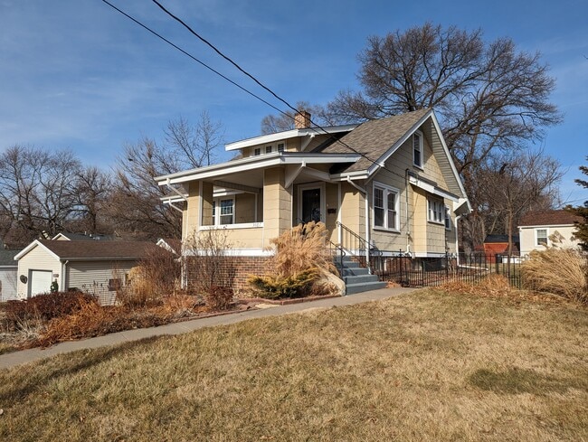 3607 Franklin Ave, Unit 3607 Franklin Ave in Des Moines, IA - Building Photo - Building Photo