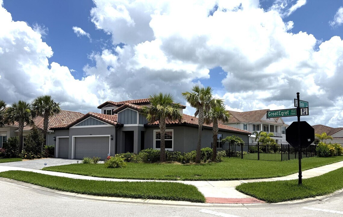 6800 Dunlin Ct in Sarasota, FL - Building Photo