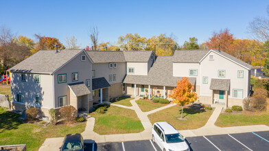 Pheasant Ridge Apartments in Kentwood, MI - Building Photo - Building Photo