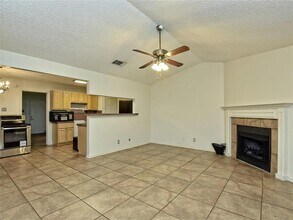 415 Fantail Loop in Lakeway, TX - Building Photo - Building Photo
