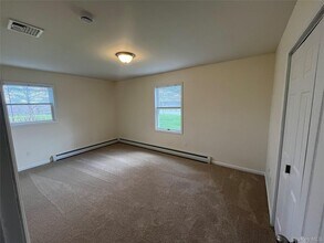 867 Van Wagner Rd in Poughkeepsie, NY - Building Photo - Building Photo