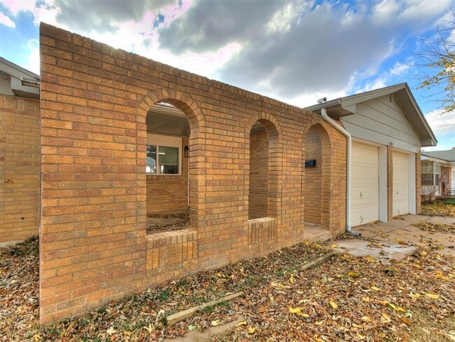 2808 SW 88th St in Oklahoma City, OK - Building Photo - Building Photo