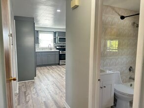 7 Paterson Ave, Unit 2 in Elmwood Park, NJ - Building Photo - Building Photo