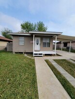 200 6th St in La Feria, TX - Building Photo