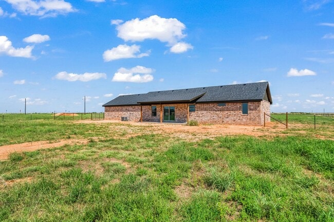 17311 North F M 400 in Idalou, TX - Building Photo - Building Photo