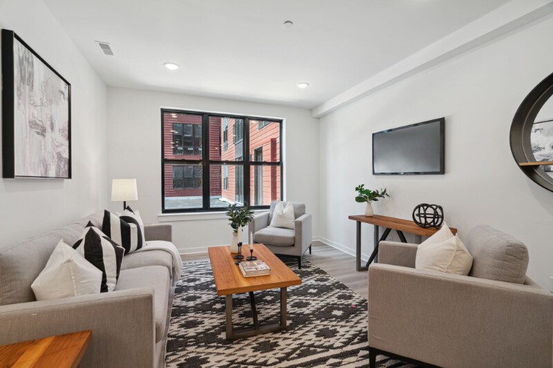 4442 Ridge Ave in Philadelphia, PA - Building Photo