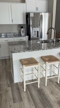 136 Coastline Cir in Cedar Point, NC - Foto de edificio - Building Photo
