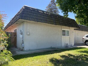 3000 Jade Way in Modesto, CA - Building Photo - Building Photo
