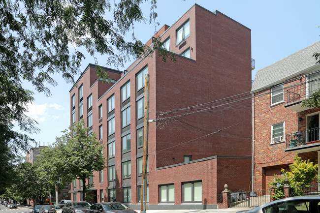 The Academy in Astoria, NY - Foto de edificio - Building Photo