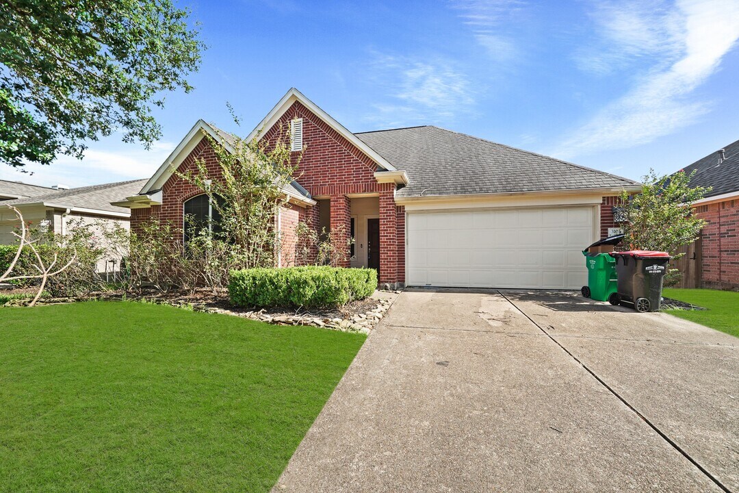 3103 Valley Ct in Manvel, TX - Building Photo
