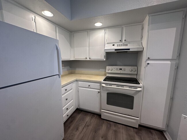 4548 Commander Dr in Orlando, FL - Building Photo - Building Photo
