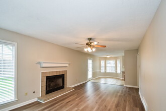 7490 Overcreek Ln in Memphis, TN - Building Photo - Building Photo