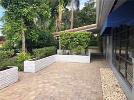 2532 NE 27th Ave in Fort Lauderdale, FL - Building Photo