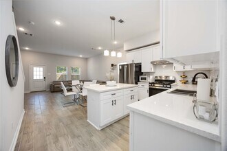 5111 Firnat St in Houston, TX - Building Photo - Building Photo