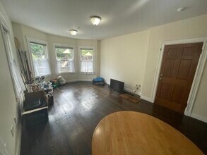 6 Giles Park, Unit 1 in Somerville, MA - Building Photo - Building Photo