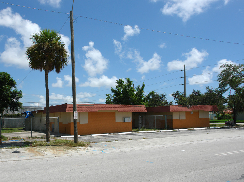 5601 Wiley St in Hollywood, FL - Building Photo