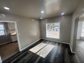 5748 Nina Way in Sacramento, CA - Building Photo - Building Photo