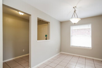 18303 Beaverdell Dr in Tomball, TX - Building Photo - Building Photo