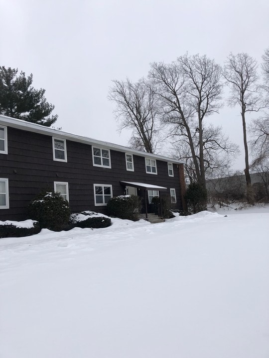 6030 E Taft Rd, Unit # E2 in Syracuse, NY - Foto de edificio